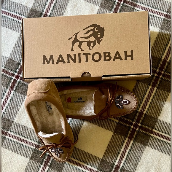 Kayak Cozy Suede Mocs in Oak - Picture 5 of 11